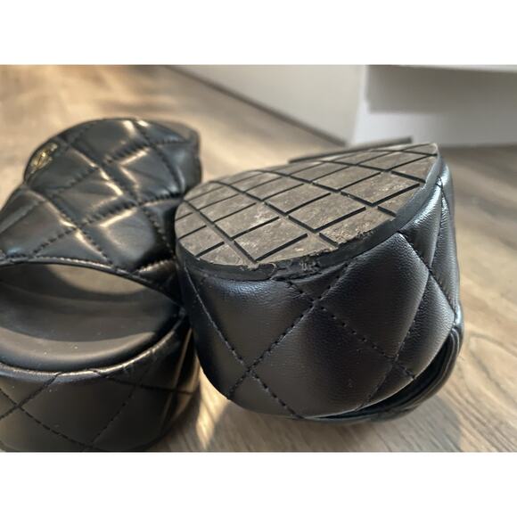 Chanel Leather Slides Interlocking CC Logo Women's Size 37 Black - Picture 8 of 10